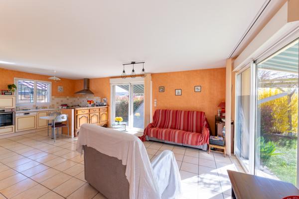 Perrier (63500) Viager occupé Monsieur 83 ans & Dame 77 ans - Maison plain-pied avec jardin et garage