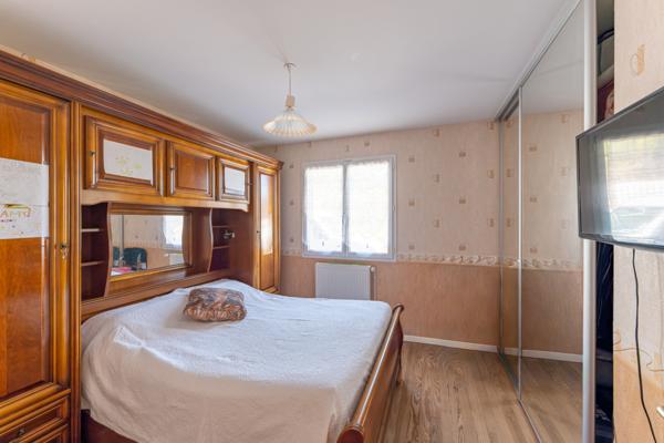 Perrier (63500) Viager occupé Monsieur 83 ans & Dame 77 ans - Maison plain-pied avec jardin et garage