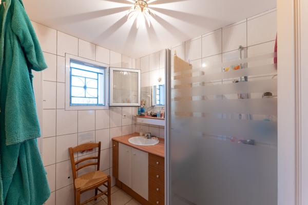 Perrier (63500) Viager occupé Monsieur 83 ans & Dame 77 ans - Maison plain-pied avec jardin et garage