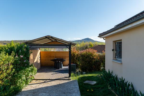 Perrier (63500) Viager occupé Monsieur 83 ans & Dame 77 ans - Maison plain-pied avec jardin et garage