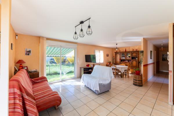 Perrier (63500) Viager occupé Monsieur 83 ans & Dame 77 ans - Maison plain-pied avec jardin et garage