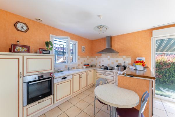 Perrier (63500) Viager occupé Monsieur 83 ans & Dame 77 ans - Maison plain-pied avec jardin et garage