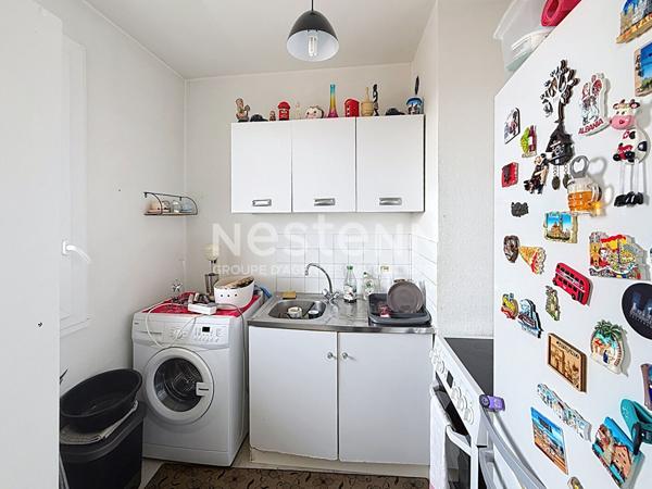 Grand studio en dernier étage avec balcon - 69500 BRON