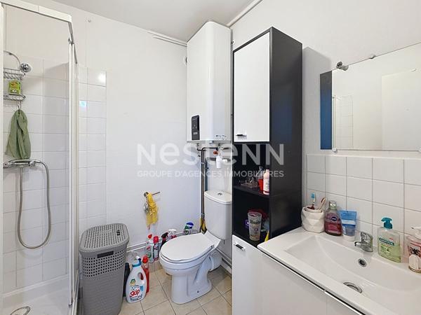 Grand studio en dernier étage avec balcon - 69500 BRON