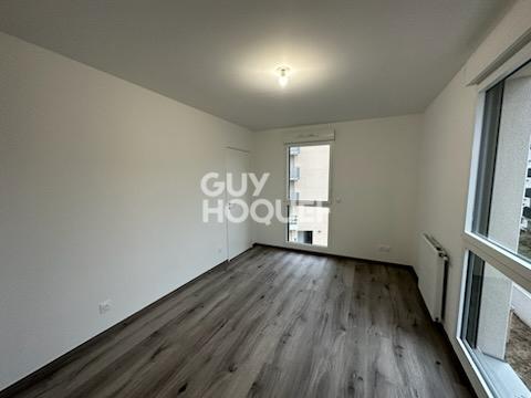 LOCATION : appartement 2 pièces (44 m²) à DECINES CHARPIEU