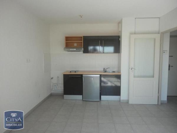 Appartement à louer 2 pièces 36.8m² Salon-de-Provence (13300)
