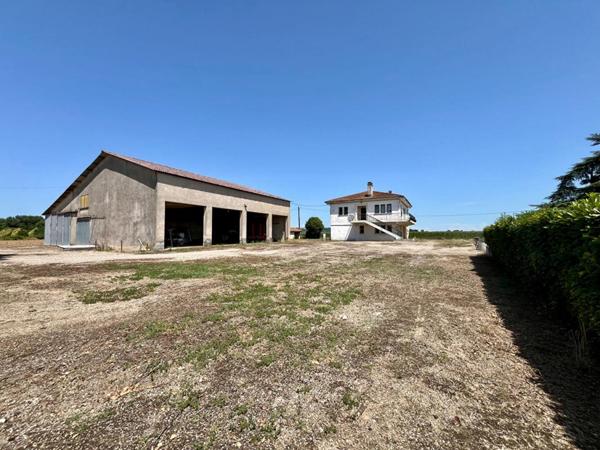 Maison T6 de 181.68 m² et Dépendances de 450 m²