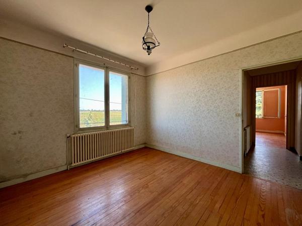 Maison T6 de 181.68 m² et Dépendances de 450 m²