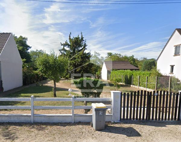 Terrain  à contruire situé à Checy, surface 450m²