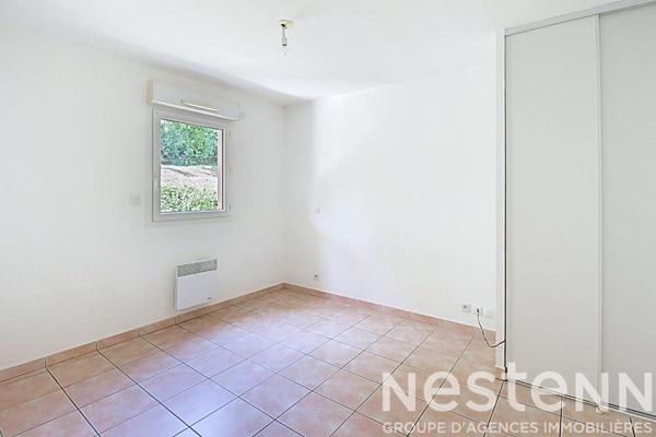 A VENDRE FLAYOSC Appartement T2 avec TERRASSE et JARDINET et CAVE