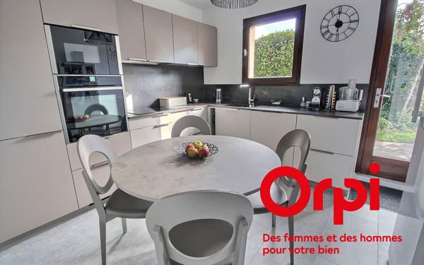 Maison à vendre    6 pièces •  Montigny-le-Bretonneux