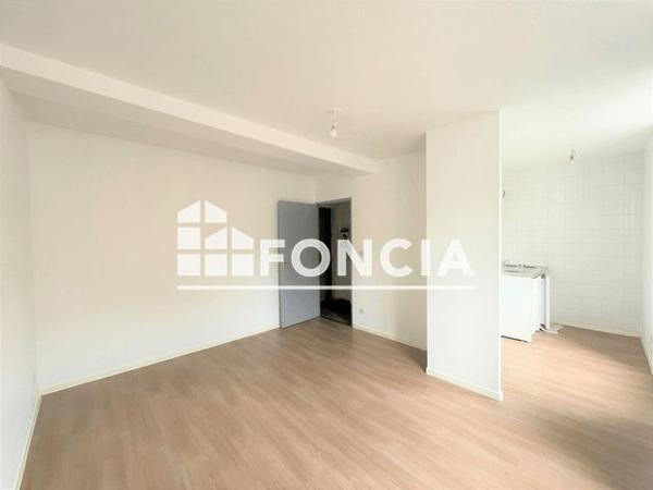 Location Studio 22.9 m² - 22 RUE HAUTE Voiron 38500