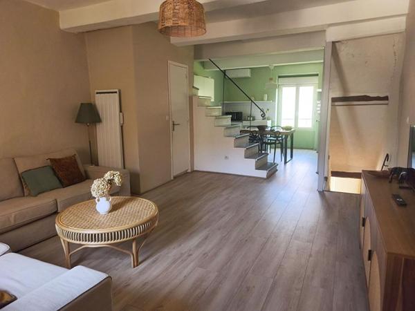Vedène: Charmante maison de ville rénovée avec cour privative