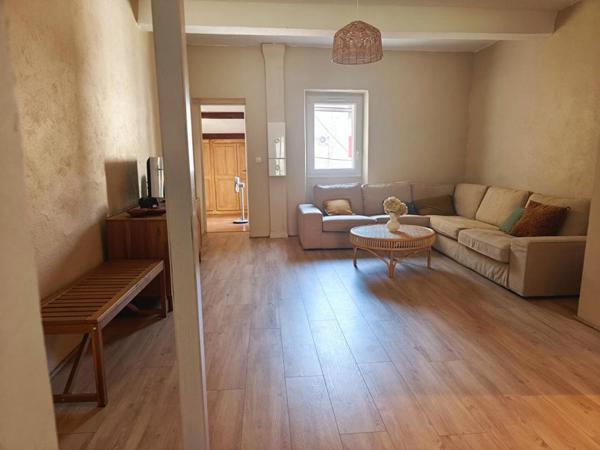Vedène: Charmante maison de ville rénovée avec cour privative