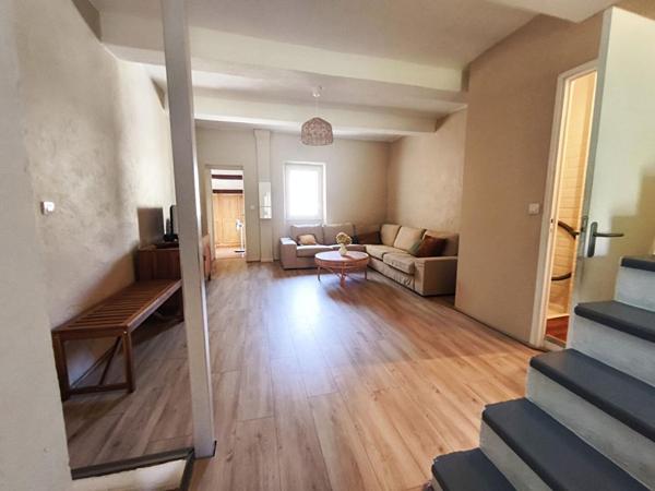 Vedène: Charmante maison de ville rénovée avec cour privative