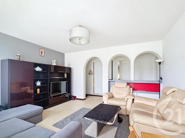 Appartement T3 à vendre  3 pièces - 68 m 2   VENISSIEUX  - 69