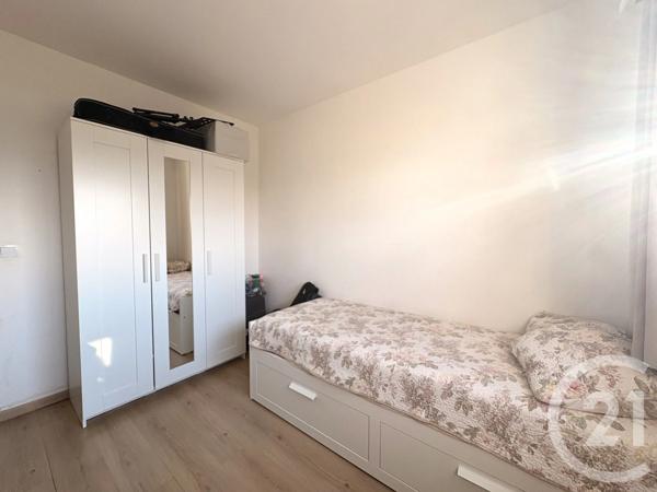 Appartement T3 à vendre  3 pièces - 68 m 2   VENISSIEUX  - 69