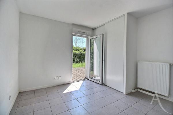 À VENDRE - Appartement T3 avec terrasse et 2 parking