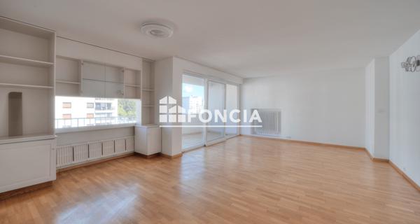 À vendre Appartement 3 pièces 101 m² - Ferney-voltaire 01210