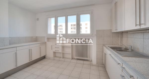 À vendre Appartement 3 pièces 101 m² - Ferney-voltaire 01210