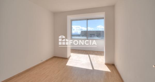 À vendre Appartement 3 pièces 101 m² - Ferney-voltaire 01210
