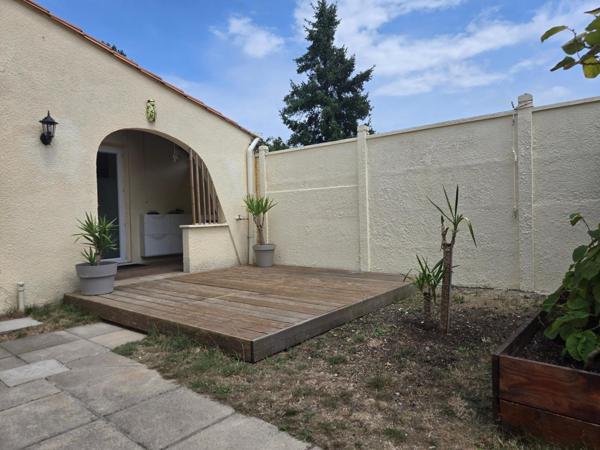 Ensemble en pierre, charme et potentiel