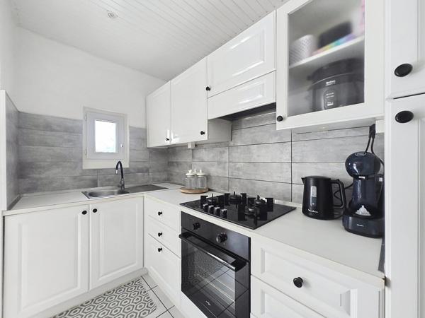 Ensemble en pierre, charme et potentiel