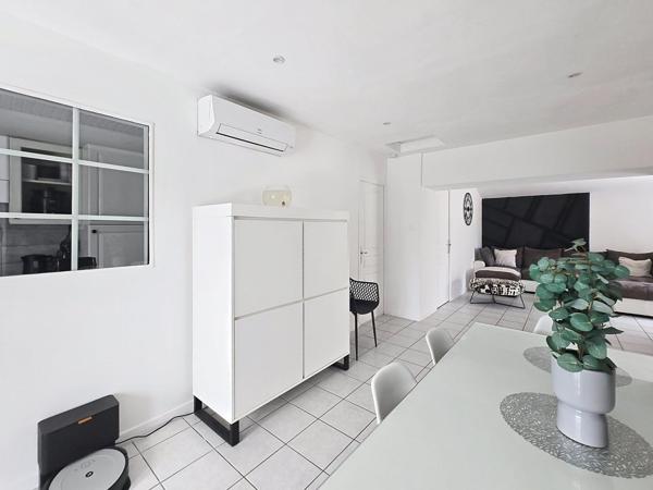 Ensemble en pierre, charme et potentiel