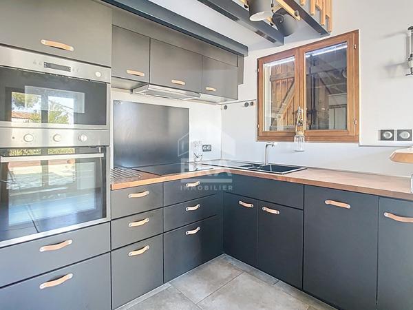 Secteur Varage - Belle maison atypique avec vue sur l'étang