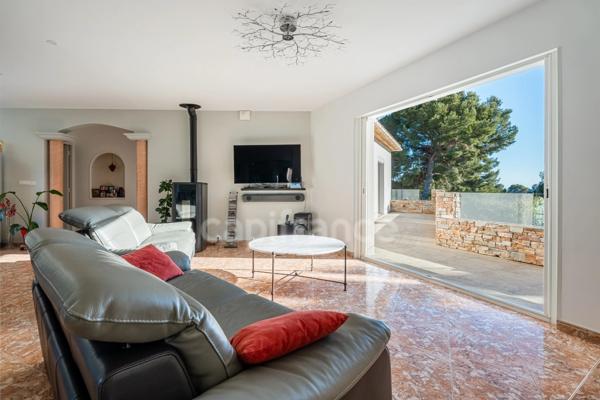 Maison à vendre 5 pièces LA CIOTAT (13) Terrain 3000 M2 Piscine,  Triple garage