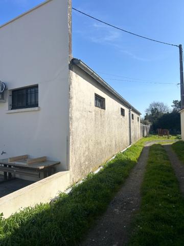 Local commercial ROCHEFORT 176 m2