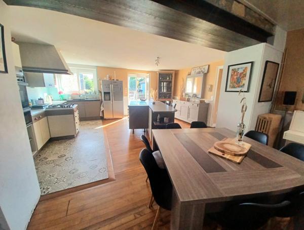 Maison à SAINT-CHRISTOPHE-DES-BOIS, 35210 - 7 pièces 205m²
