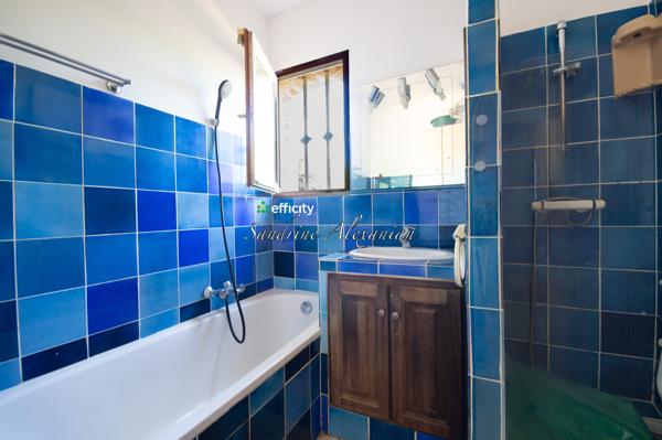 Maison
         4 pièces
        - 80 m² Exclusivité 335 000 € *