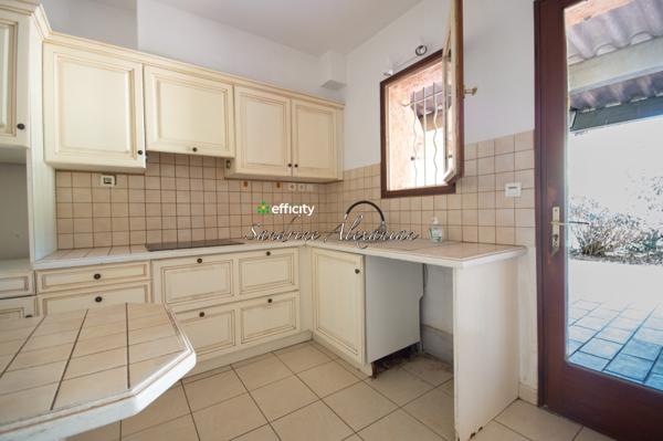 Maison
         4 pièces
        - 80 m² Exclusivité 335 000 € *