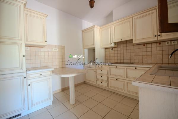 Maison
         4 pièces
        - 80 m² Exclusivité 335 000 € *