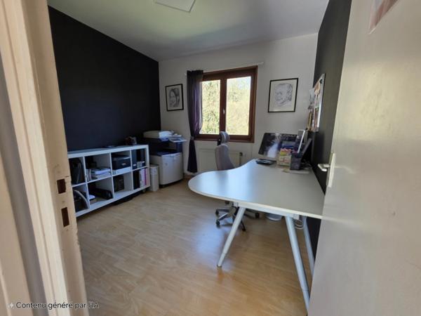 Charmante maison familiale à Aurec-sur-Loire 140M2 ,grande pièce de vie de 50M2,5 chambres.