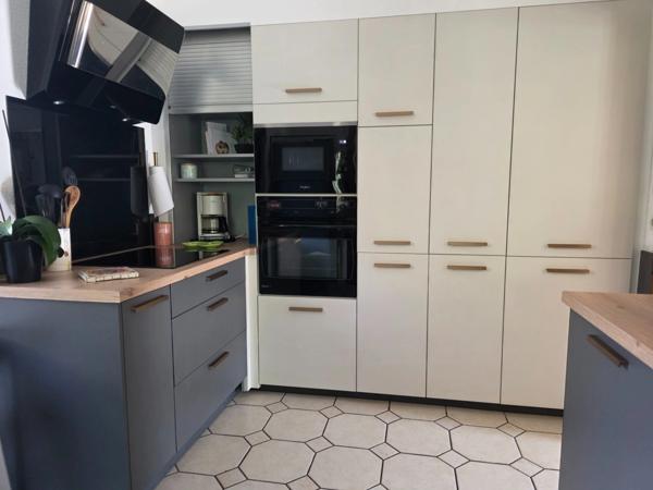 Charmante maison familiale à Aurec-sur-Loire 140M2 ,grande pièce de vie de 50M2,5 chambres.