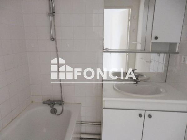 Location Appartement 3 pièces 50.23 m² - 50 AVENUE DES LILAS Pau 64000