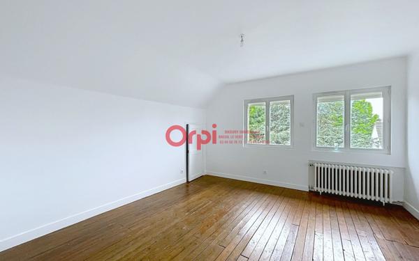 Immeuble à vendre    10 pièces •  Rieux