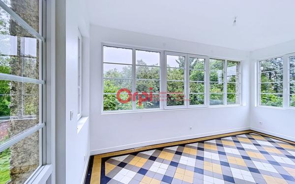 Immeuble à vendre    10 pièces •  Rieux