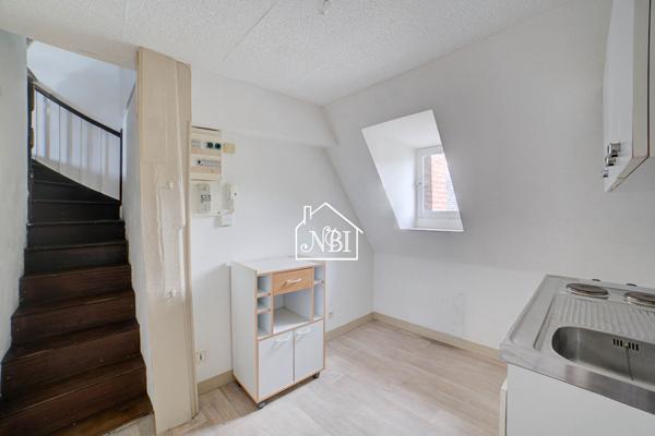 À VENDRE Appartement duplex T1 bis 18m2 LAVAL centre ville