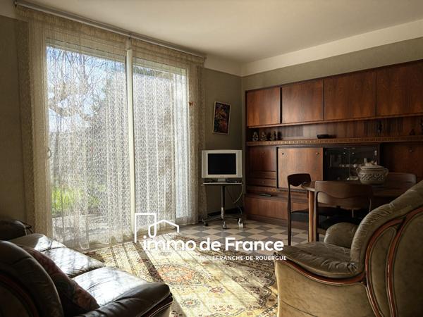 Maison avec garage et terrain proche du centre-ville et toutes commodités