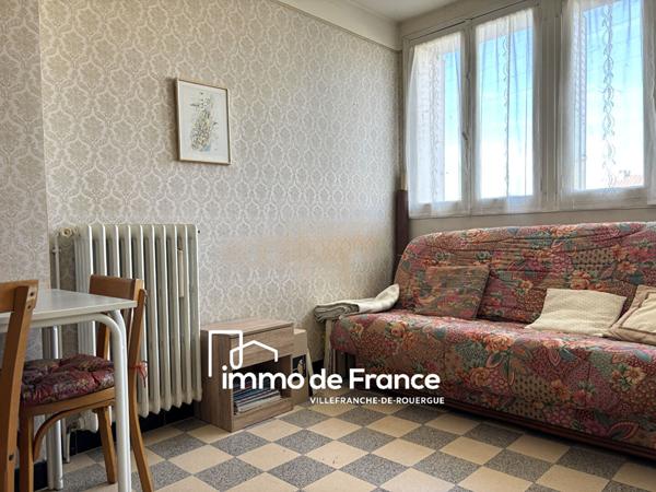 Maison avec garage et terrain proche du centre-ville et toutes commodités