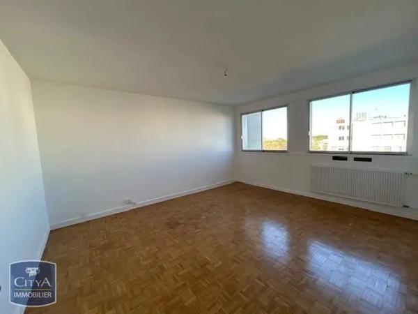 Appartement à louer 2 pièces 50.5m² Sèvres (92310)