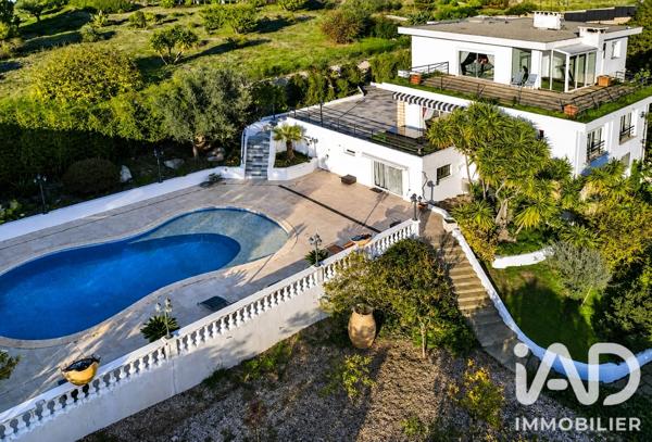 Maison à vendre 10 pièces 366 m² Saint-Laurent-du-Var