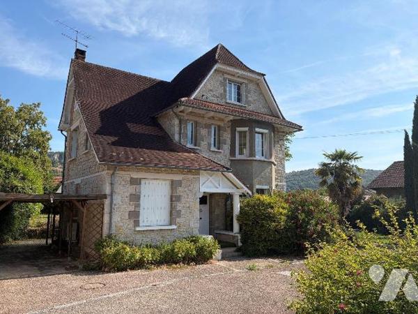 A VENDRE - A CAJARC (46160 - Lot) - A proximité du bourg du village et des commerces à pied, av...