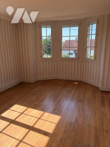 A VENDRE - A CAJARC (46160 - Lot) - A proximité du bourg du village et des commerces à pied, av...