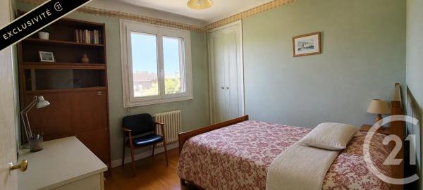 Maison à vendre  4 pièces - 81 m 2   GOURDON  - 46