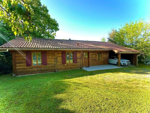 A 1O MINUTES DE PARTHENAY /CHALET EN BOIS/ 3 CHAMBRES / GARAGE