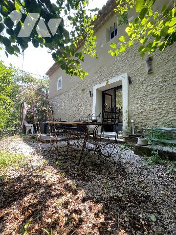 Dans un environnement  privilegie  découvrez cette partie de mas  de 106m²entièrement  renovée